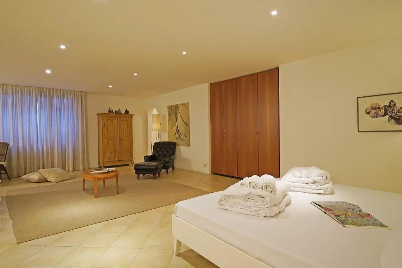 Villa Madeleine Padenghe sul Garda Italy